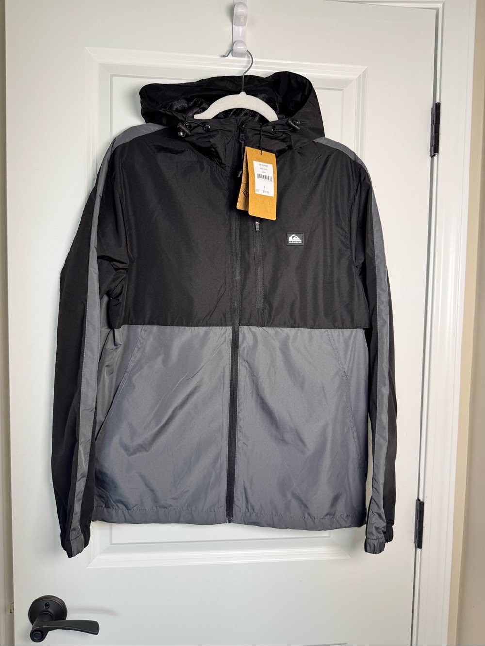 Quiksilver Men's Black and Gray Hooded Windbreaker